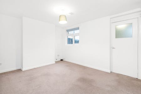 Tuskar Street, London, Maisonette To Let - Living Room