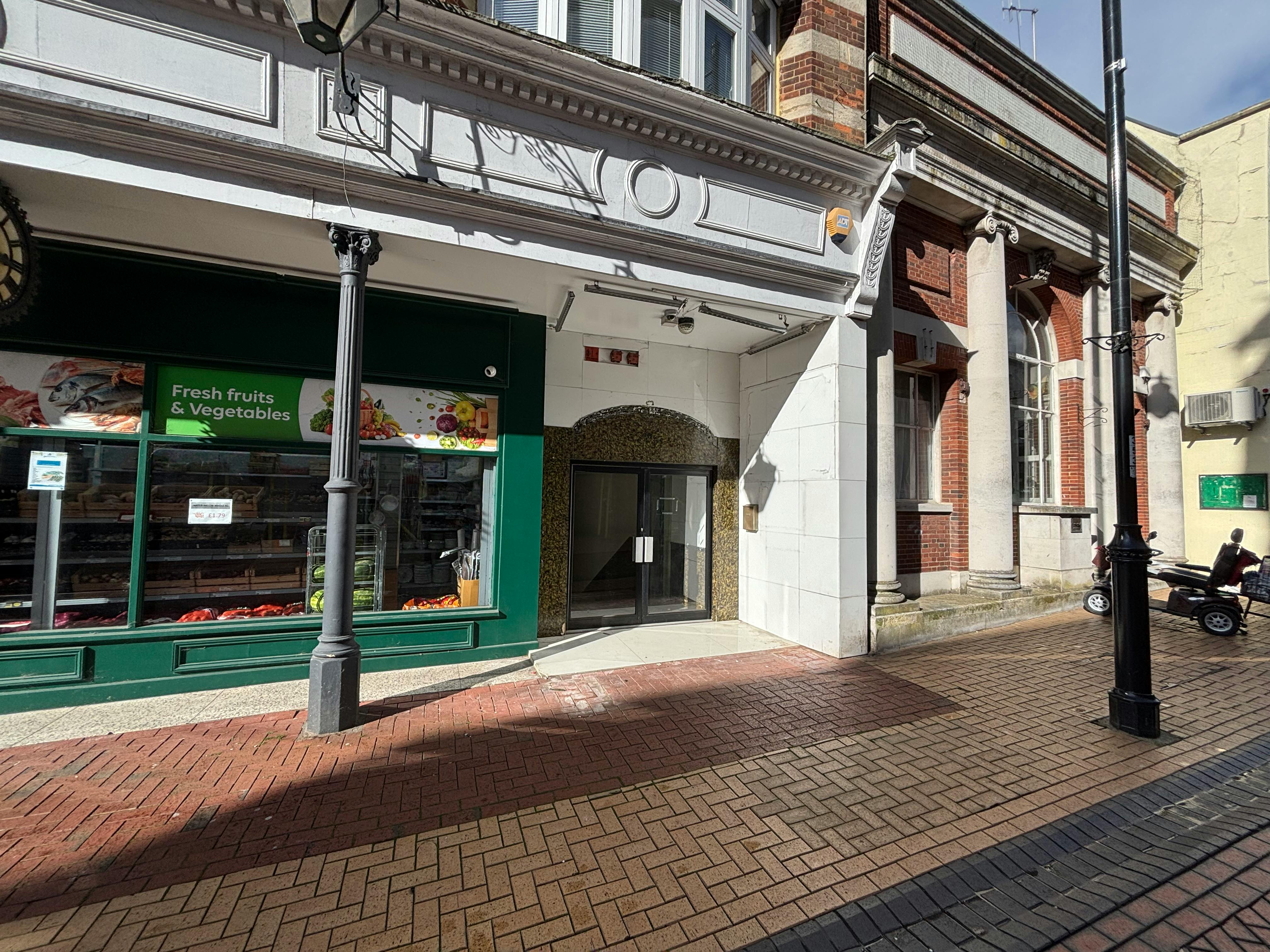 20 Winchester Street, Basingstoke To Let - IMG_2160.JPG