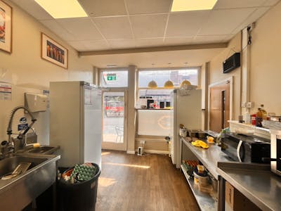 28 Beulah Street, Harrogate, Retail To Let - image00015.jpeg