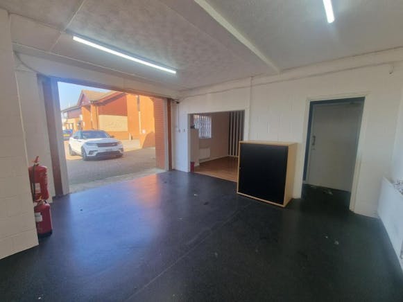 16 Murrell Green Business Park, Hook, Industrial To Let - 20260304_130818.jpg