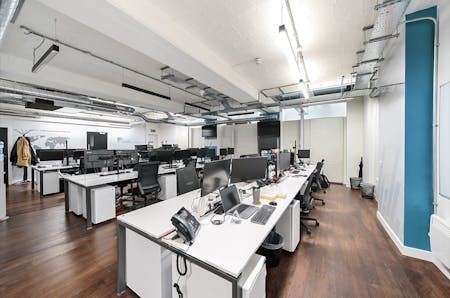 1-6 Newbury Street & 12 Kinghorn Street, London, Office / Showroom For Sale - 20251120_153129000_iOS.jpg