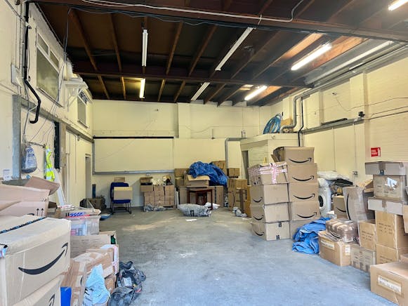 2A Tomo Industrial Estate, Uxbridge, Industrial To Let - 2A Tomo - Warehouse 1.jpg