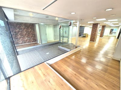 51-53 Market Street, Hyde, Retail To Let - 20250715_101426.jpg