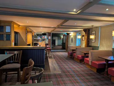 5 Wharf Street, Godalming, Pub / Retail To Let - PXL_20260915_120249704.jpg