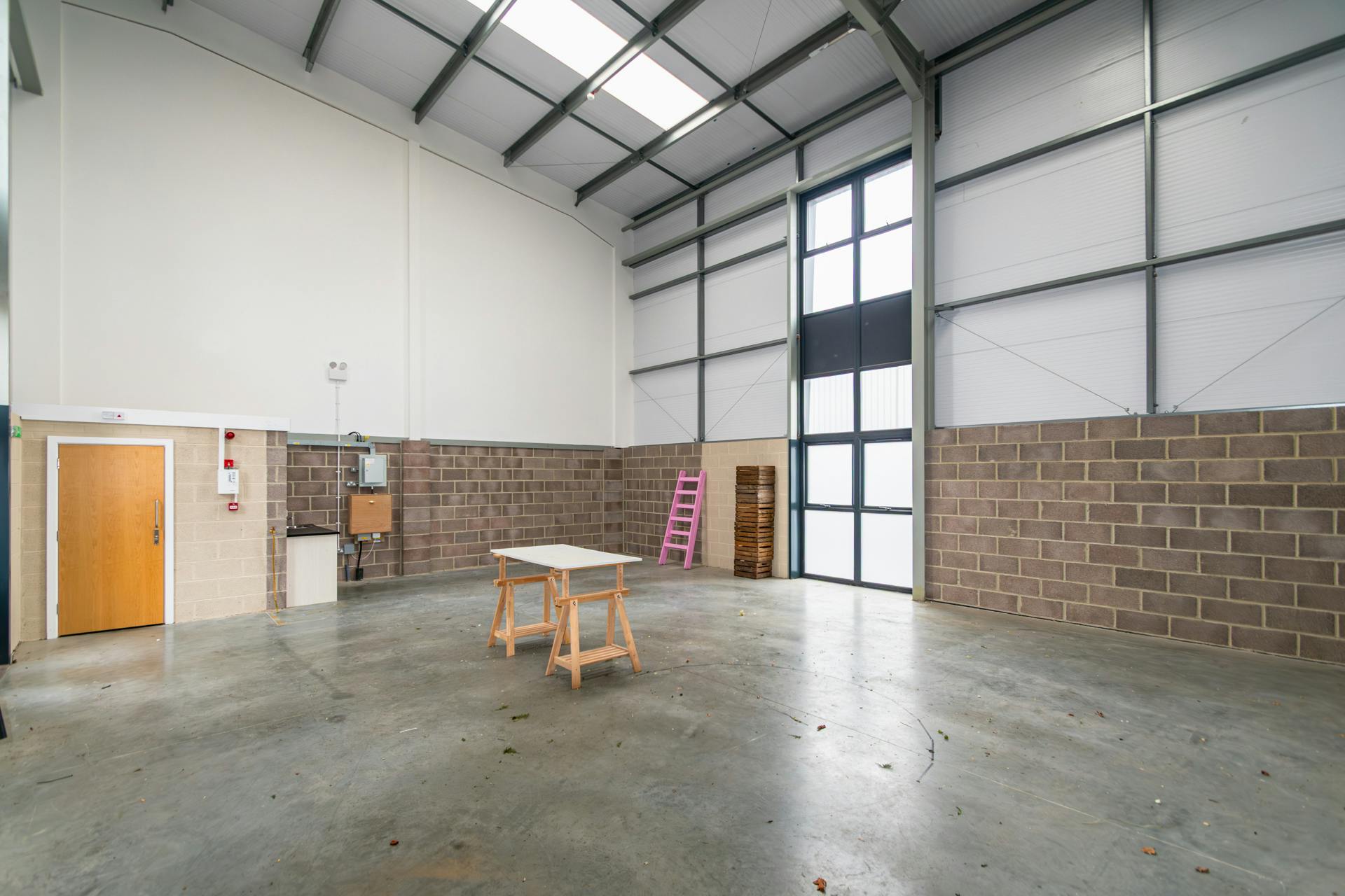 Industrial Unit in Wimborne - photo 2