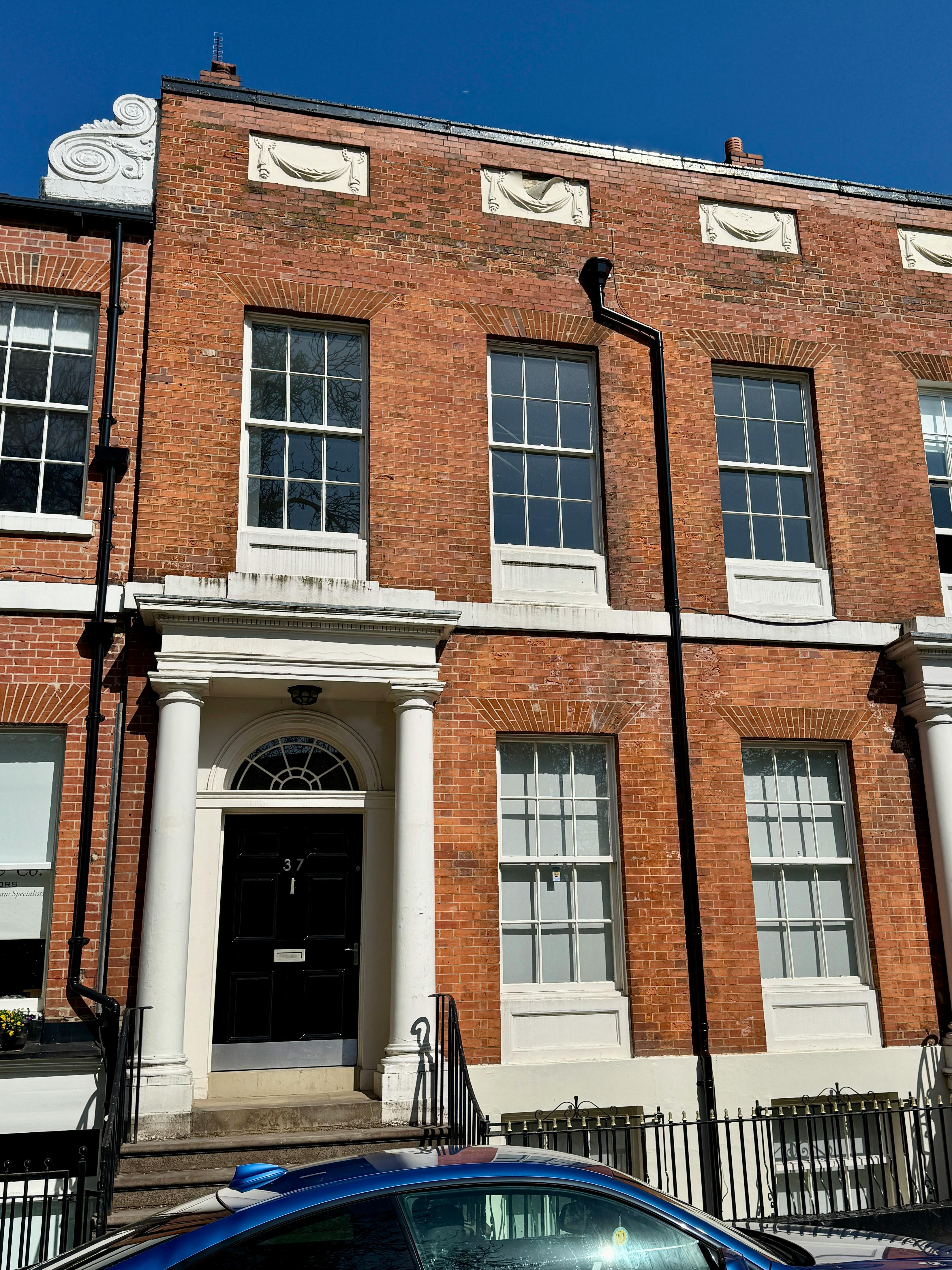 37 Park Square North, Leeds, Offices To Let - 20260408_112733975_iOS.jpg