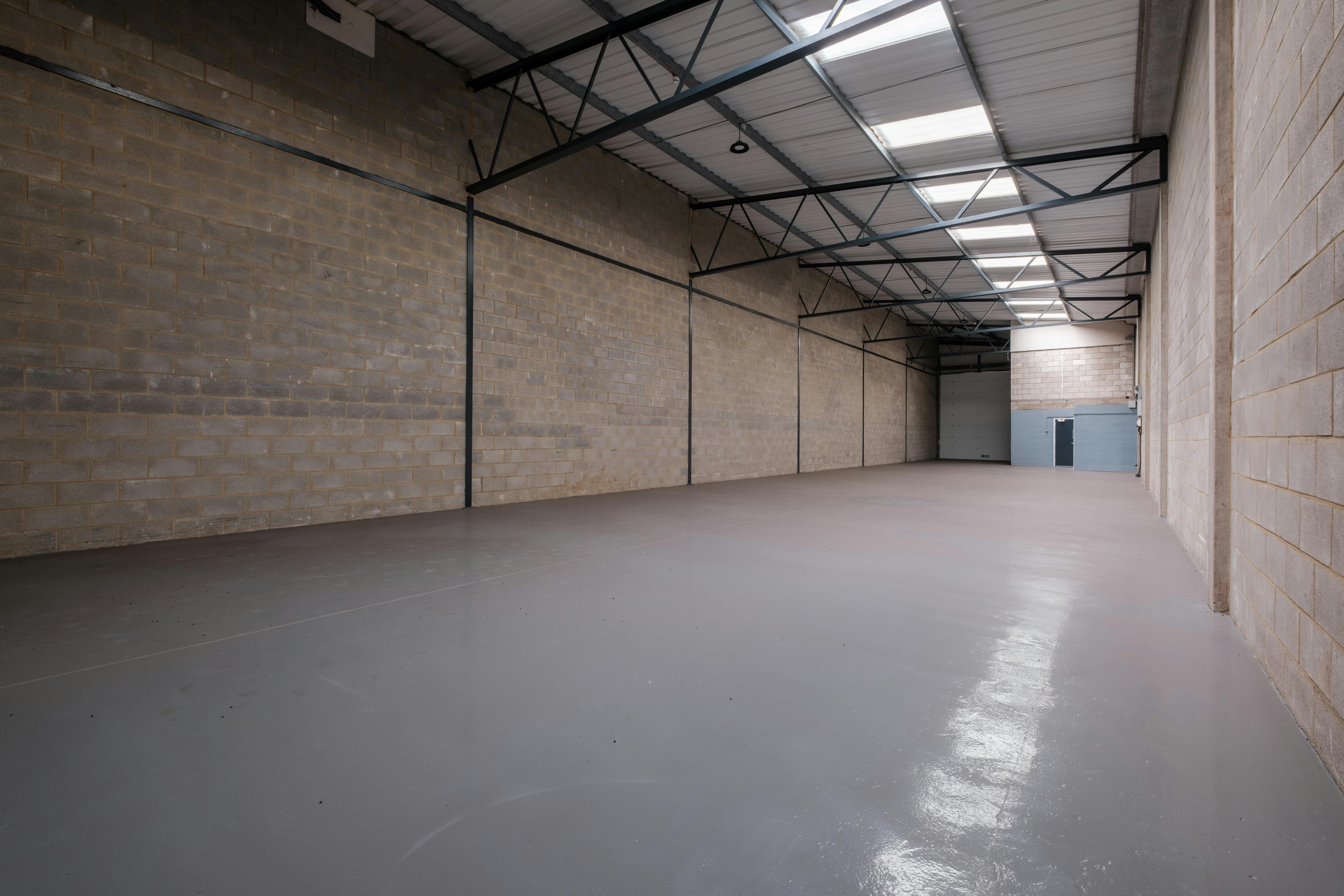 6 Field End, Crendon Industrial Park, Long Crendon, Industrial To Let - XT5A8378HDR.jpg