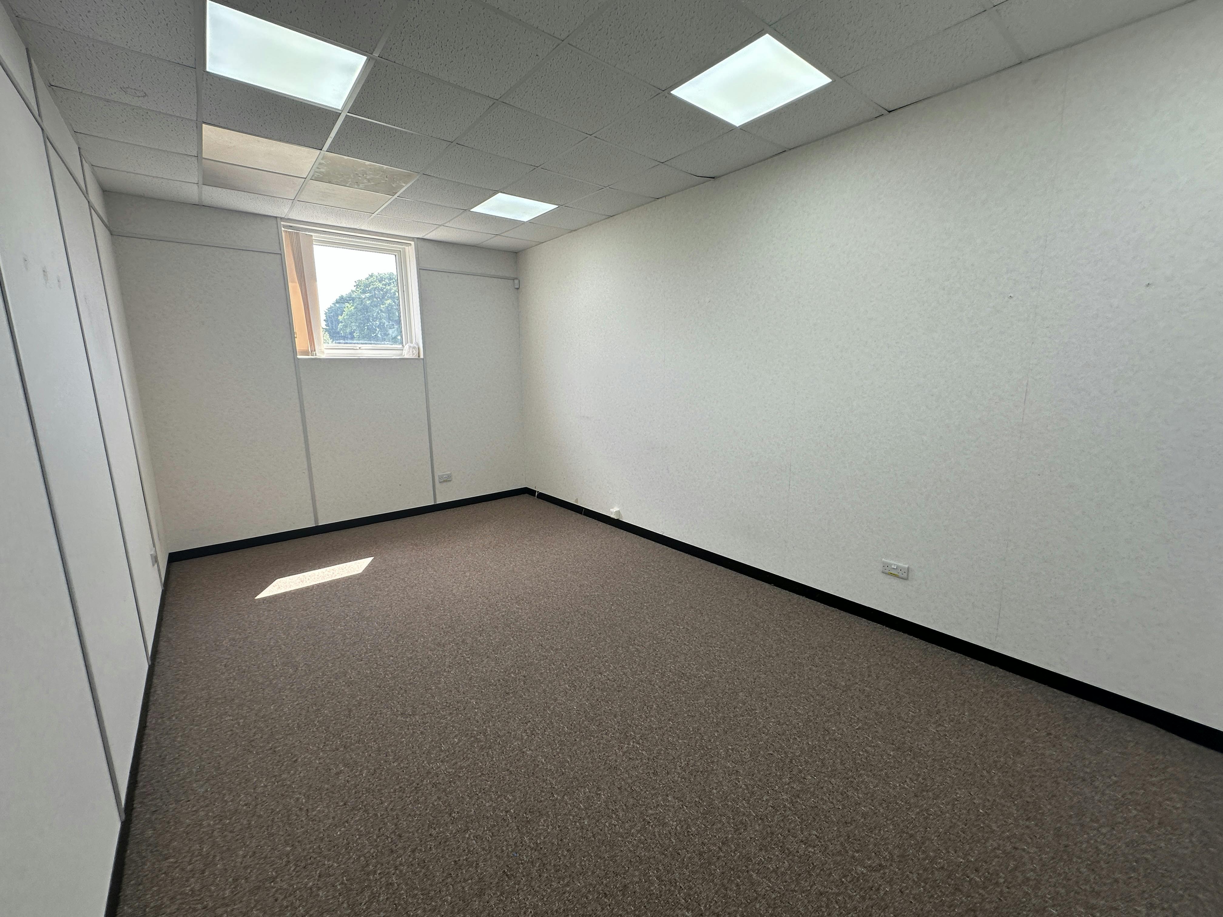 1 Passfield Mill Business Park, Passfield, Liphook, Industrial / Warehouse To Let - IMG_8929.JPG