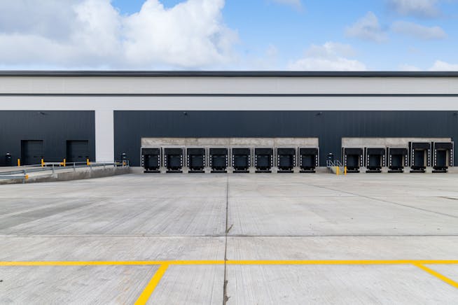 Panattoni Park Crawley, Fleming Way, Crawley, Warehouse & Industrial To Let - Eighty_PanPC_20251016_0647.jpg