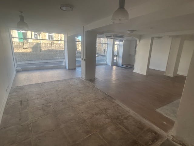 29 Bank Street, Melksham, Retail To Let - IMG_9708.jpg