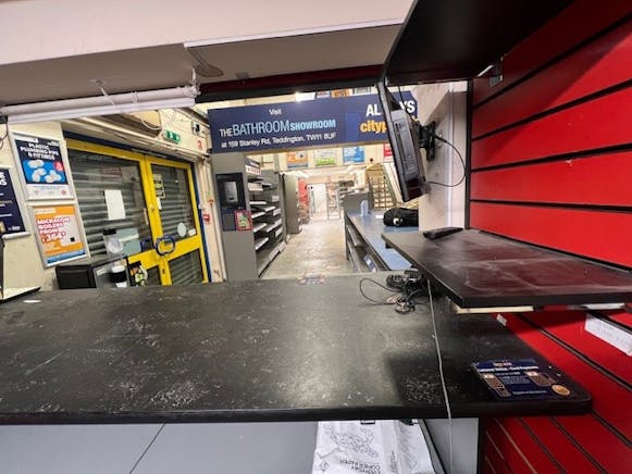 1 Park Road, Hampton, Industrial / Retail Lease Assignment - 13.jpg