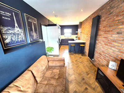 412 Manchester Road, Stockport, Investment For Sale - 20250704_122900.jpg