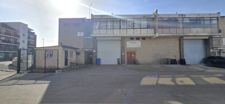 Unit 8 & Unit 9, Lyndean Industrial Estate, London, Industrial To Let - 20260408_161520 - Edited.jpg