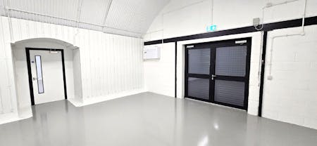 Arch 451 & Arch 452, Andre Street, London, Industrial To Let - 20260508_125739 - Edited.jpg