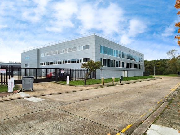 Regency House, Basildon, Office To Let - 0753e774Regency 20House 20Back 20.jpg
