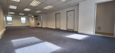 41 The Broadway, London, Office To Let - 20260909_155255.jpg