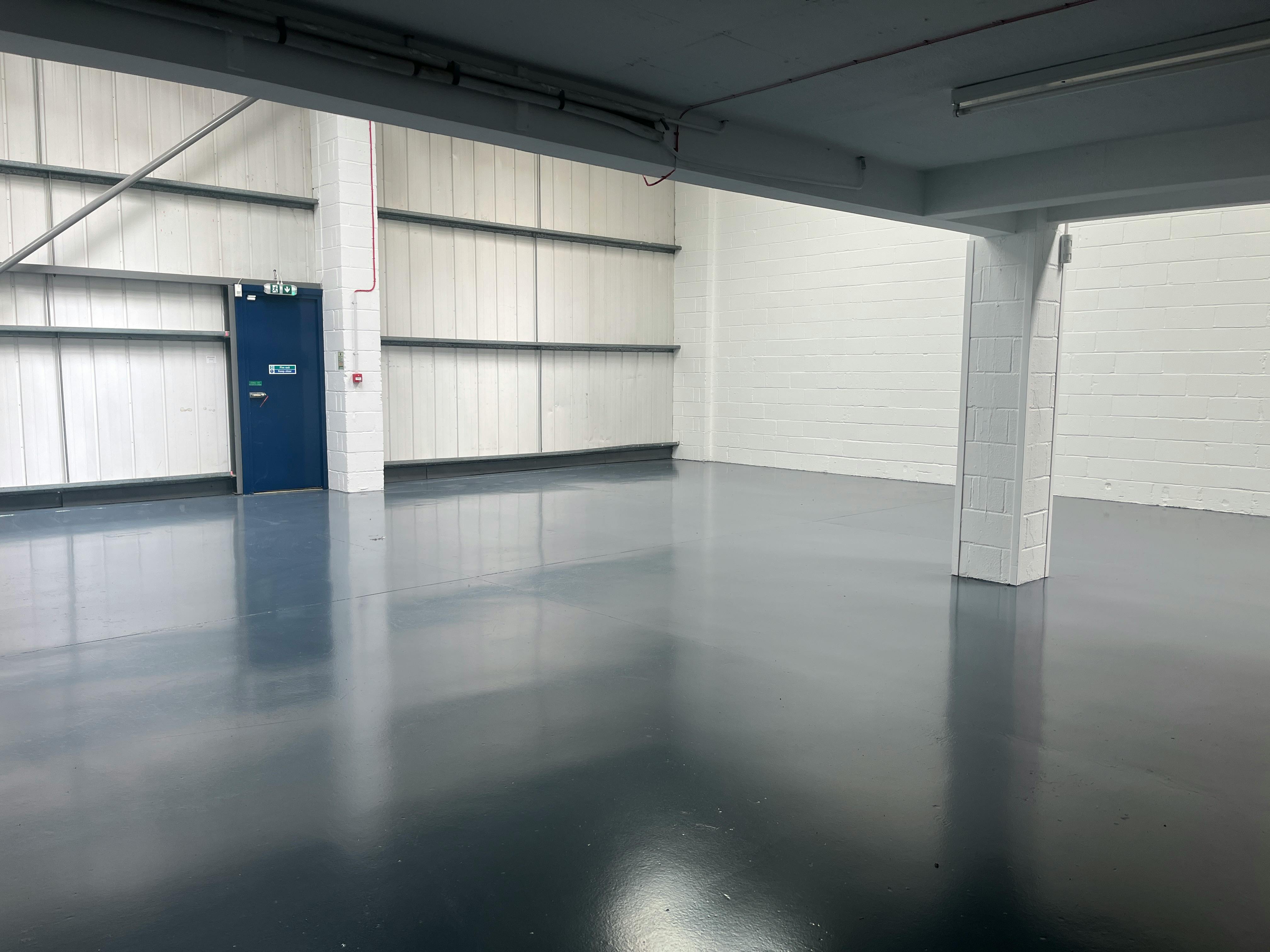 Unit 9, Vale Industrial Estate, Aylesbury, Industrial To Let - IMG_3106.JPG