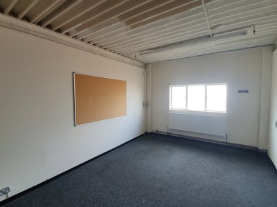 Unit 15, Stockport, Industrial/Logistics / Office To Let - 20220310_131728.jpg