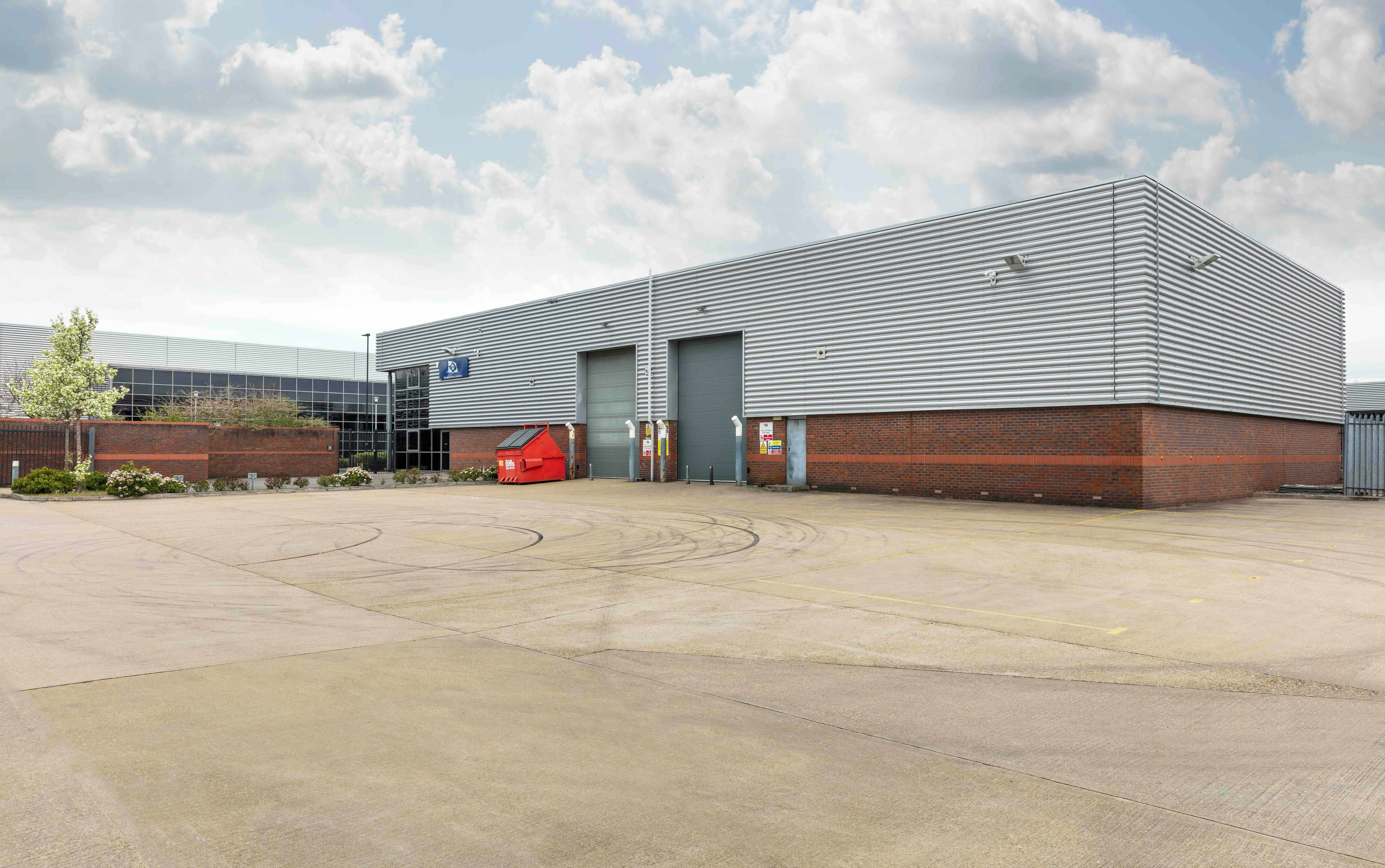 Unit 672, Spur Road, Feltham, Industrial To Let - 2019Unit 672 Spur Road  NFTE1355.jpeg