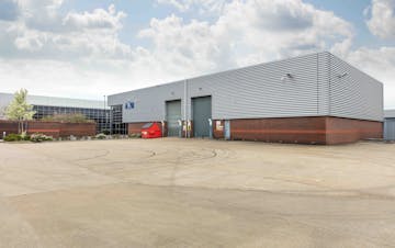 Unit 672, Spur Road, Feltham, Industrial To Let - 2019Unit 672 Spur Road  NFTE1355.jpeg