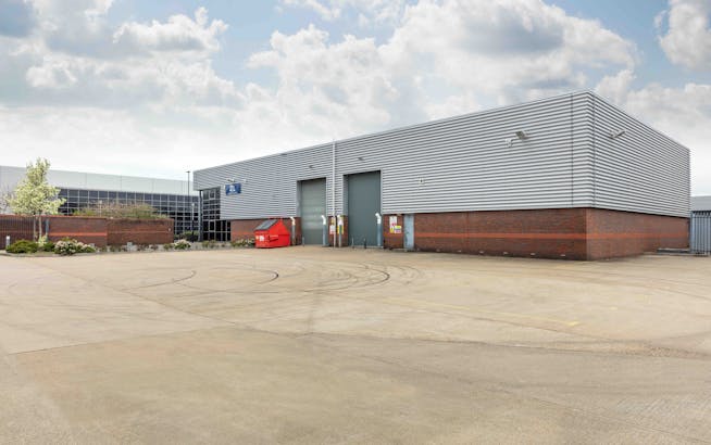 Unit 672, Spur Road, Feltham, Industrial To Let - 2019Unit 672 Spur Road  NFTE1355.jpeg