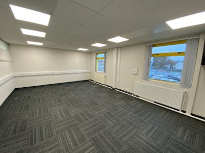 Suite 3, First Floor, De Clare House, Caerphilly, Office To Let - De Clare House 01.jpg