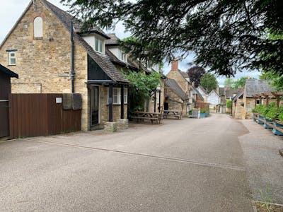 Kings Arms, Top Street, Oakham, Leisure / Pub / Restaurant To Let / For Sale - IMG_9064.jpg