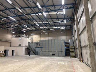 1-2 Elstree Way, Borehamwood, Hertfordshire, Industrial / Industrial / Storage / Industrial / Warehouse To Let - IMG_1800.JPEG