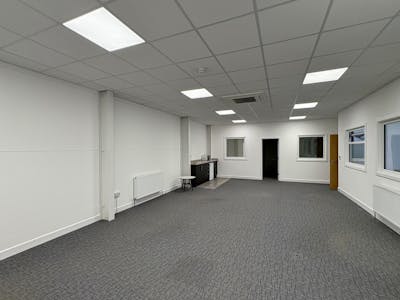 Unit C, 33 The Ridgeway, Iver, Industrial / Warehouse To Let - IMG_7435.JPEG