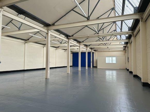Unit 10g Britannia Estate, Luton, Industrial To Let - 1.JPG