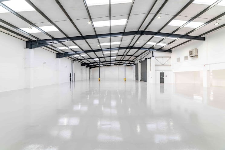 Unit 7 Heron Industrial Estate, Reading, Industrial / Warehouse To Let - Heron Industrial Estate  Reading139.jpg