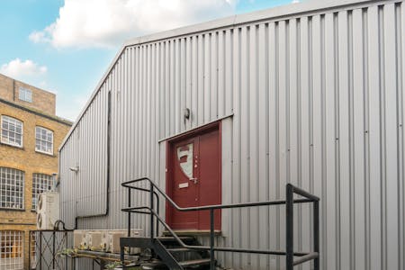 Studio 5 The Hangar, London, Office To Let - 1384079196924ffb94642a.jpg