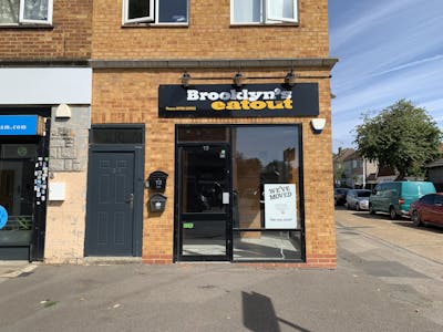 13 Willow Parade, Upminster, Retail To Let - IMG_9896.jpg