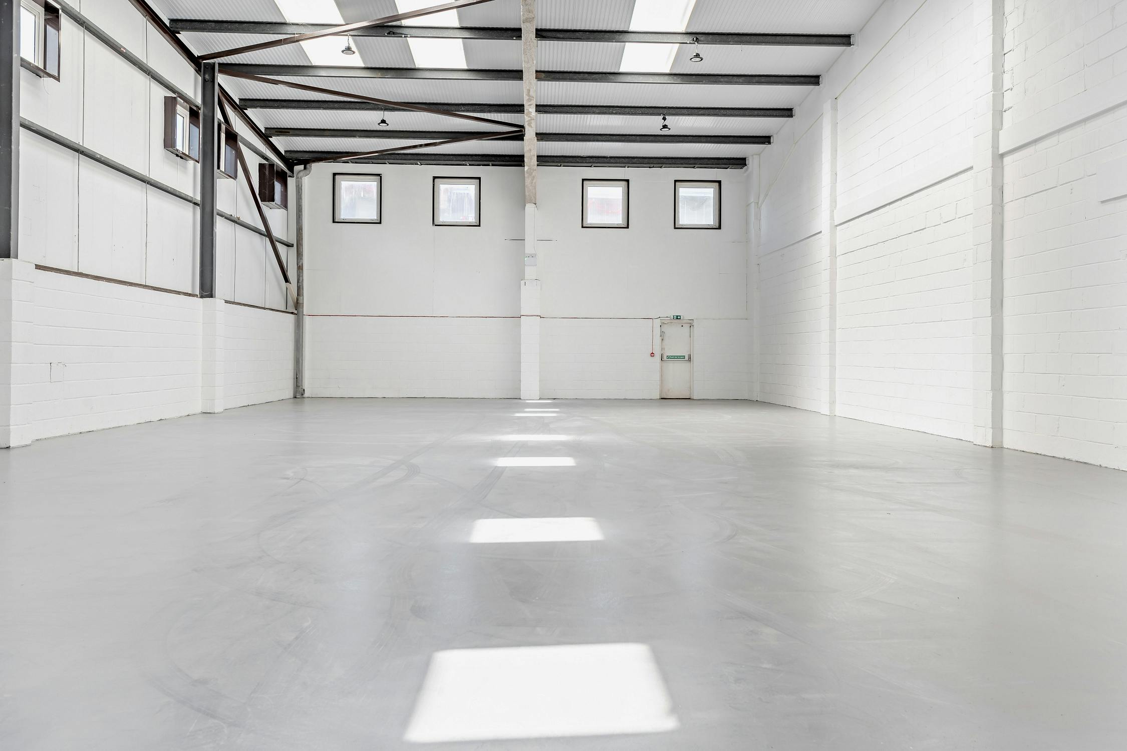 Industrial Unit in Bournemouth - photo 2