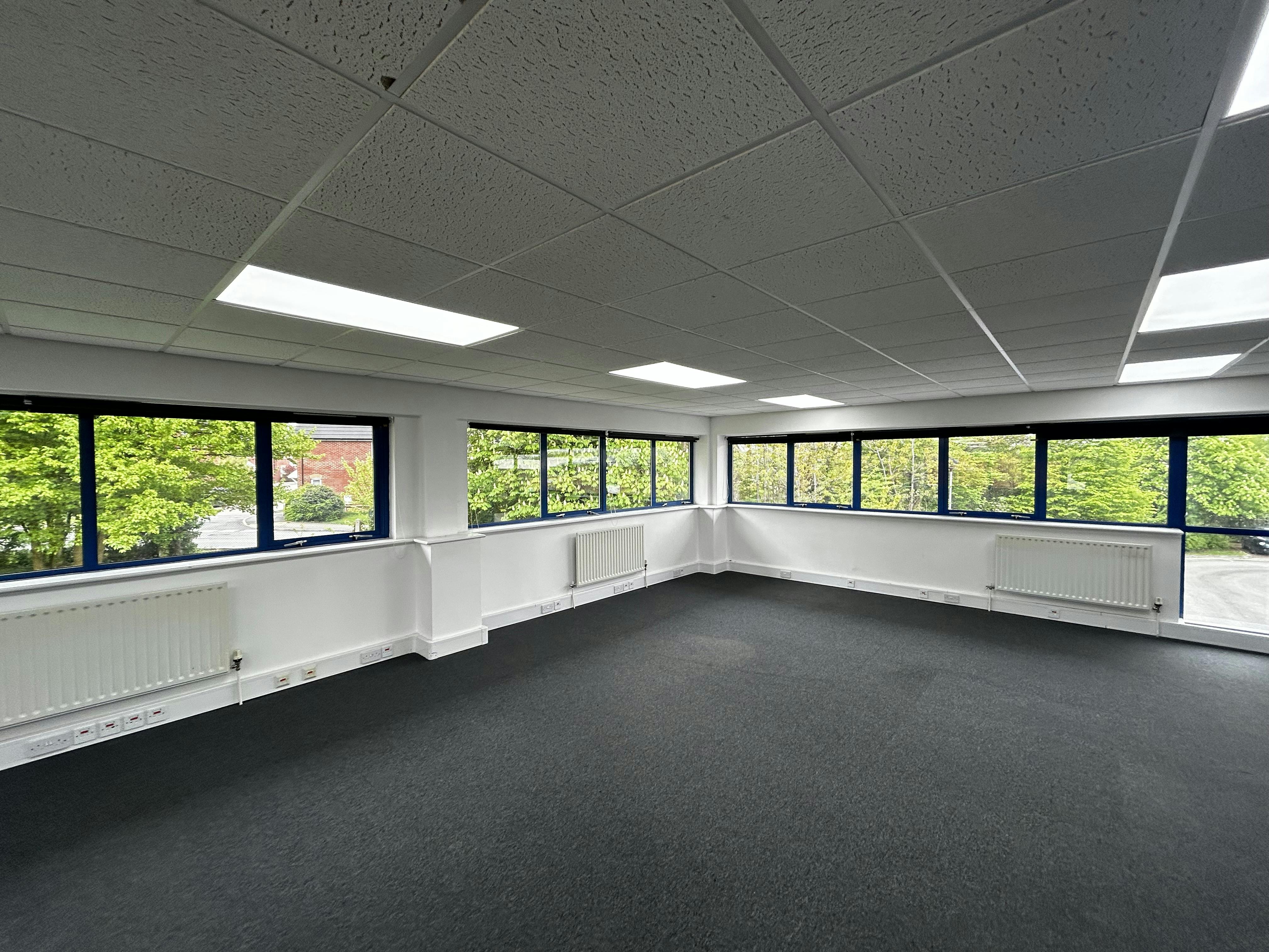 1st Floor Unit 72, Shrivenham Hundred Business Park - IMG_4953.jpg