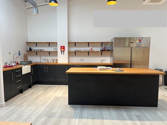 Modern Warehouse, Unit 5 Century Court, Aylesbury, Industrial To Let - IMG_1099.JPG