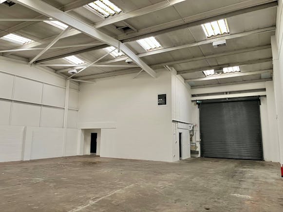 Unit 23, Hounslow To Let - 23 Airlinks  Warehouse 2.jpg
