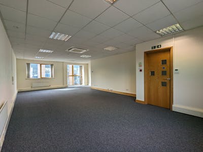 3 Wey Court, Guildford Surrey, Office To Let - 1000003084.jpg