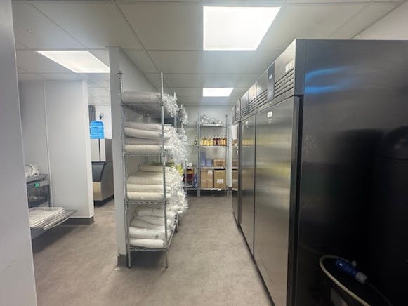 14 Market Place, Abingdon, Offices / Retail To Let - Rear Storage.jpg