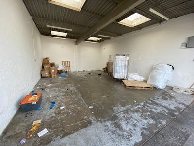 Unit S10, Newport Business Centre, Newport, Industrial/Logistics To Let - 2.jpg