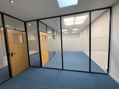 27 The Oakwood Centre, Havant, Business Park / Industrial / Office / Warehouse For Sale - WhatsApp Image 2026-04-29 at 13.45.19 (9).jpeg