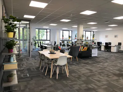 57 Putney Bridge Road, London, Office / Serviced Office To Let - 40-desk-serviced-office-putney-london.jpg.jpg