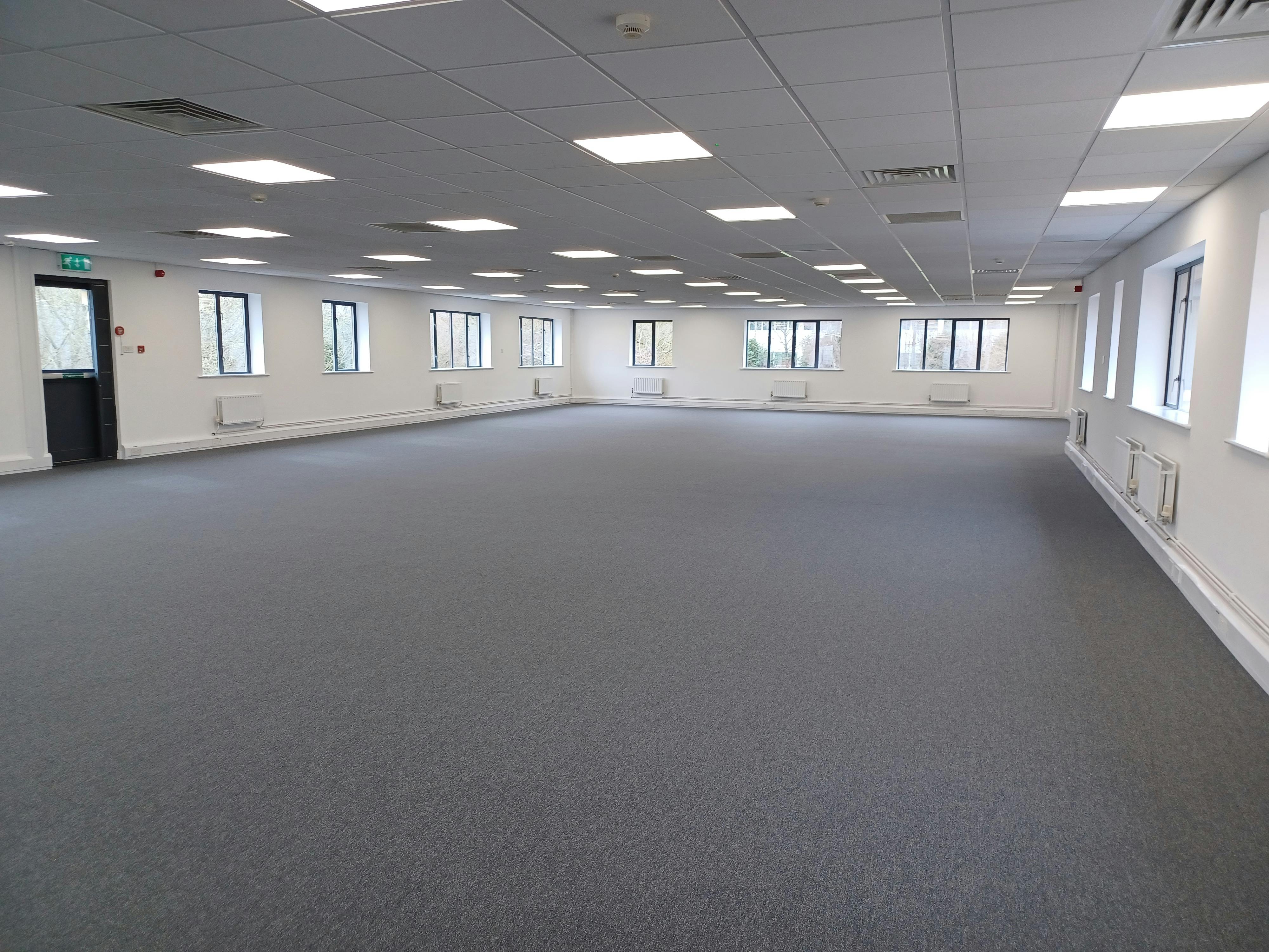 Office in Swindon - photo 2