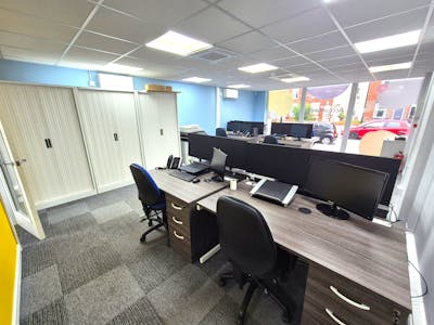 386 Buxton Road, Stockport, Office / Retail To Let - 20250717_123419.jpg