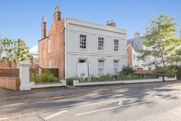 Renshaw House, 60 Holly Walk, Leamington Spa, Offices To Let - Wareing _ Co 3.jpg - More details and enquiries about this property