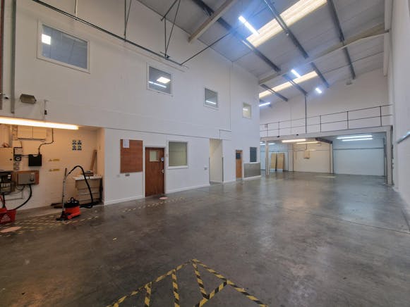 Unit 4 The IO Centre, Brunel Road, Basingstoke, Industrial To Let - 20260507_085949.jpg