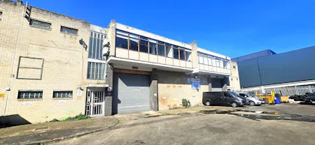 Unit 2, Lyndean Industrial Estate, London, Industrial To Let - 20260408_153337 - Edited.jpg