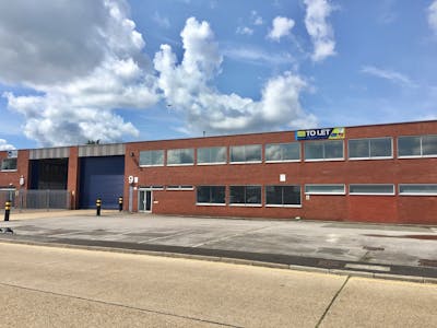 9 Skyport Trade Park, Heathrow, Industrial / Warehouse To Let - 9 Skyport  Main.jpg