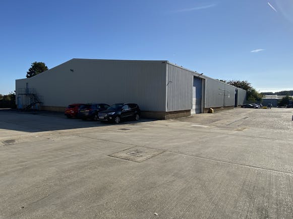 Unit 6 Vanguard Industrial Estate, Ashford, Industrial To Let - 20250930_091650438_iOS.jpg