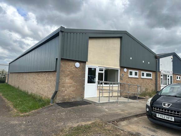 5 Craven Way, Newmarket, Industrial To Let - IMG_7074.JPG
